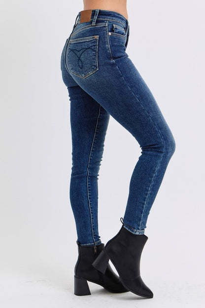 Judy Blue Full Size Run Mid-Rise Waist Skinny Jeans with Thermal Lining